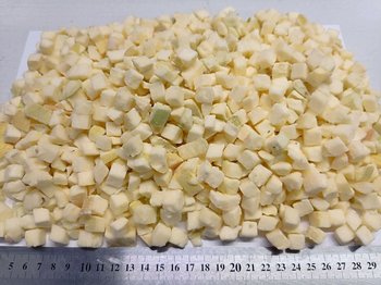 Реалізація замороженого яблука (кубик 10×10 мм) оптом